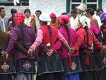 Nepalske zeny tancici, zpivajici
